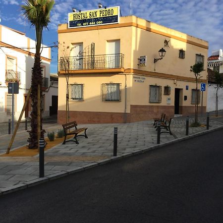 Hostal San Pedro Sanlúcar la Mayor Exteriör bild