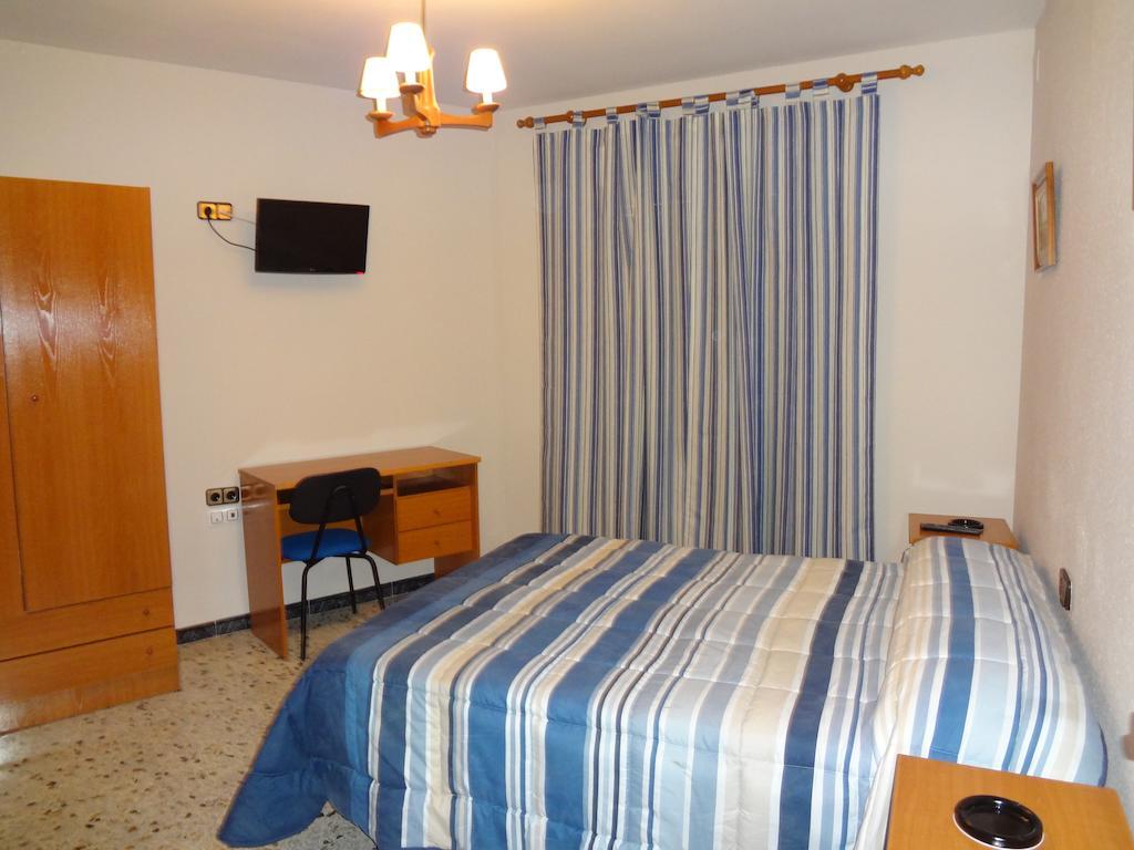 Hostal San Pedro Sanlúcar la Mayor Exteriör bild