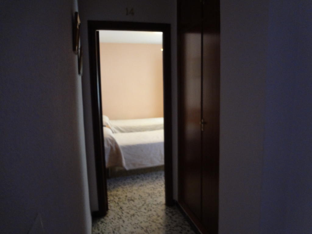 Hostal San Pedro Sanlúcar la Mayor Exteriör bild