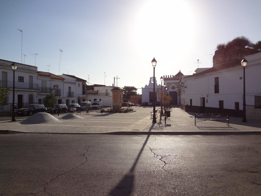 Hostal San Pedro Sanlúcar la Mayor Exteriör bild