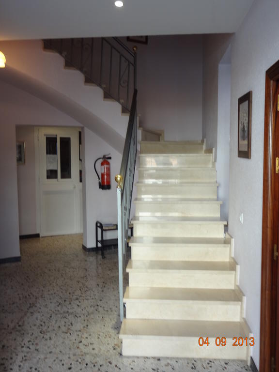 Hostal San Pedro Sanlúcar la Mayor Exteriör bild