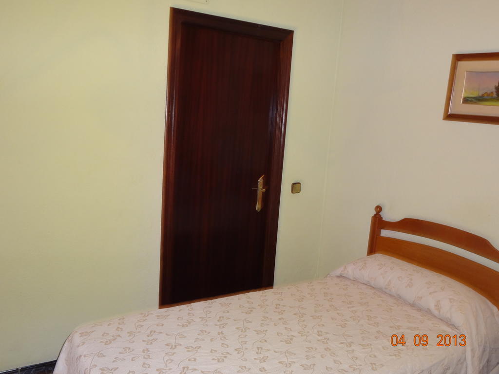 Hostal San Pedro Sanlúcar la Mayor Exteriör bild